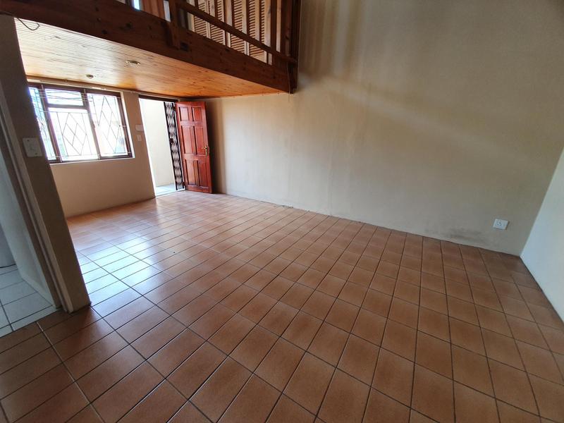 To Let 4 Bedroom Property for Rent in University Estate Western Cape